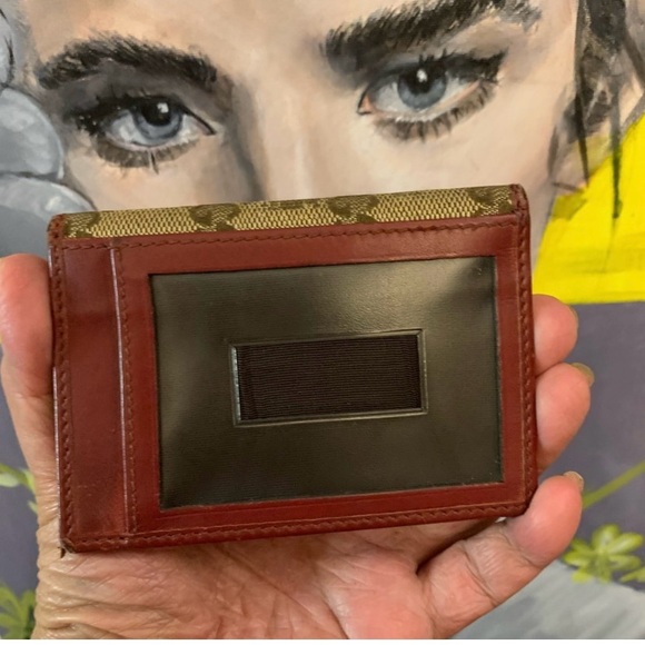 Gucci Beige and Red GG Card Holder - Picture 10 of 12